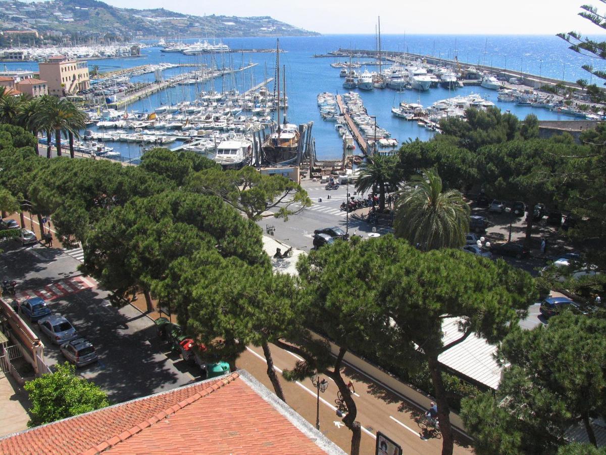 Casa Fiorenza Parcheggio Privato ซานเรโม ภายนอก รูปภาพ